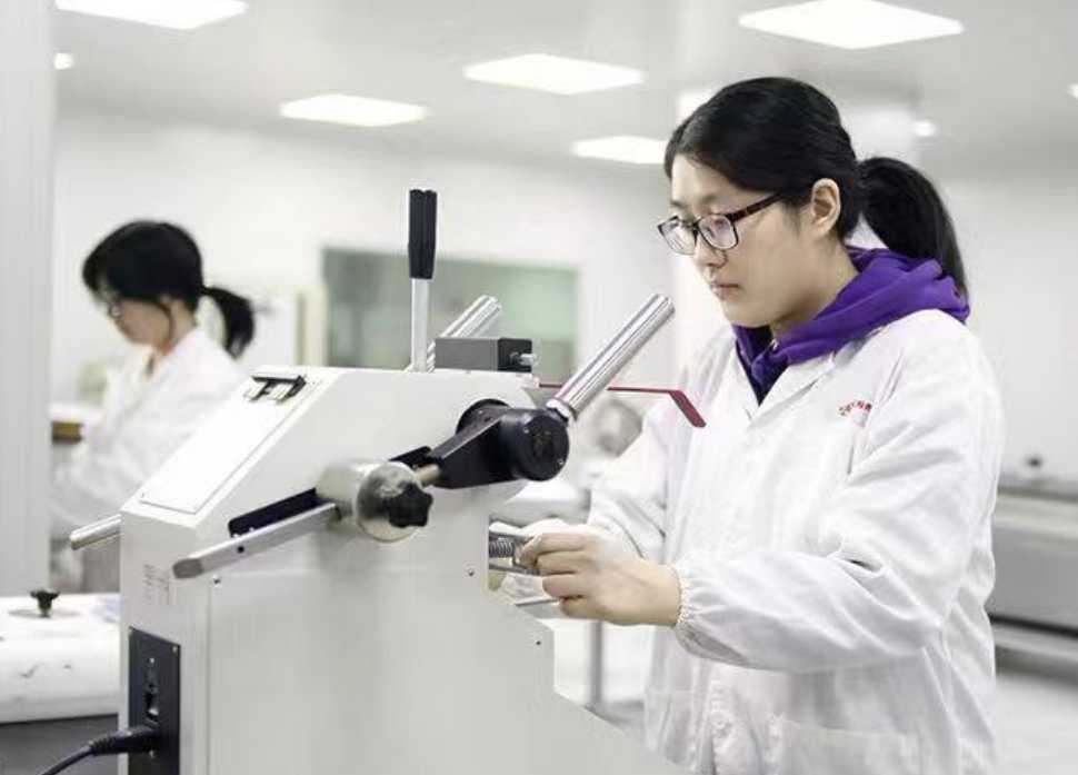  Promote the Development of the Whole Textile Industry Chain with Chemical Fiber Material Innovation The National Advanced Functional Fiber Innovation Center Draws a "Road Map" for Future Innovation in the Industry